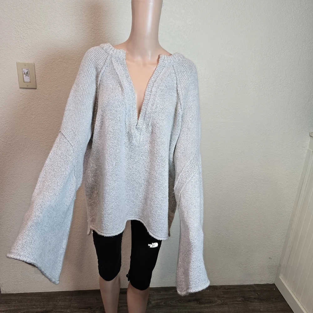 Free People Urban Outfitters Light Gray Bell Sleeve V-Neck Sweater Medium